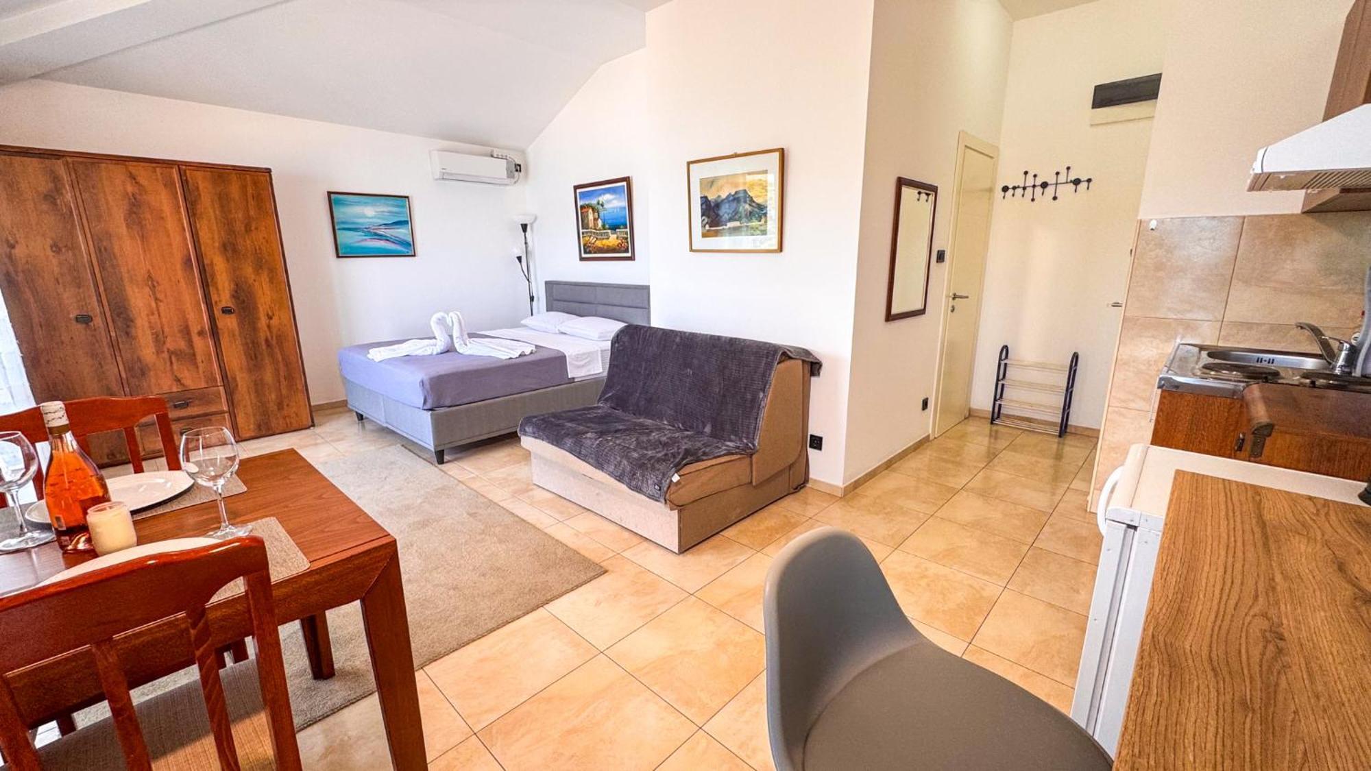 Qumi Apartments Tivat Bagian luar foto