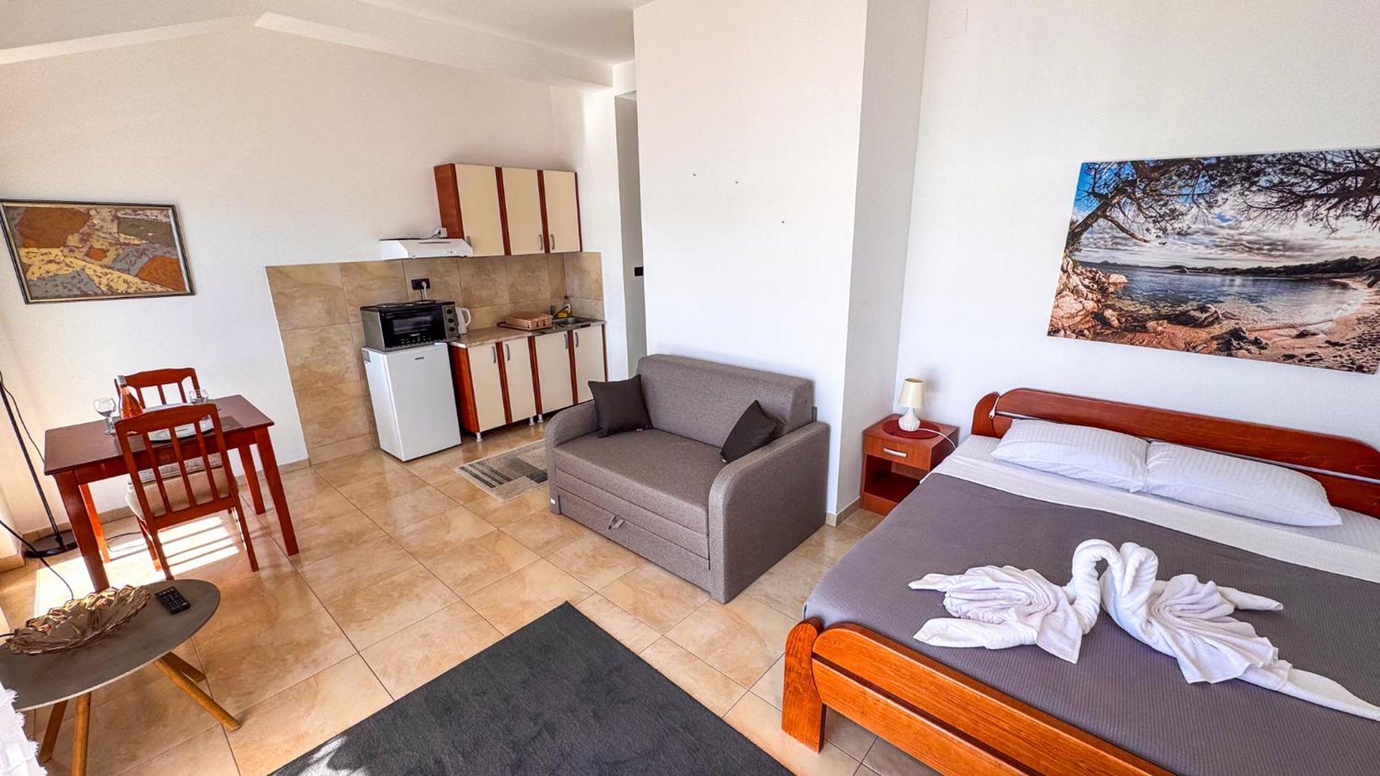 Qumi Apartments Tivat Bagian luar foto