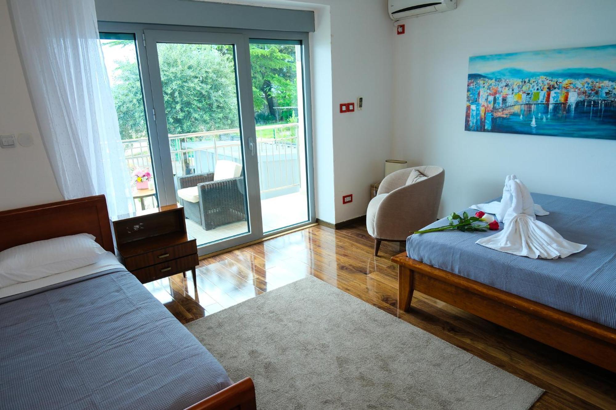 Qumi Apartments Tivat Bagian luar foto