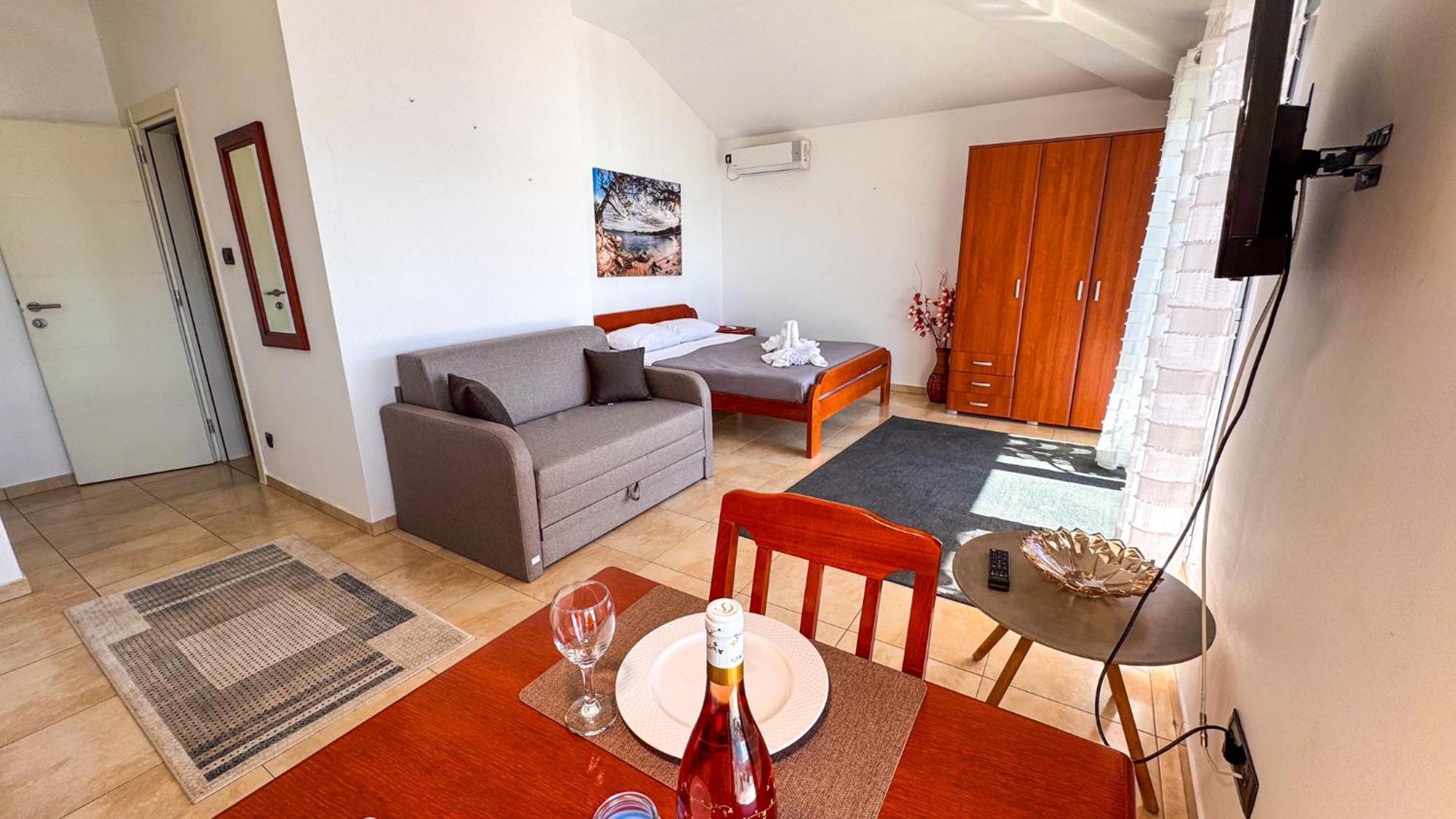 Qumi Apartments Tivat Bagian luar foto