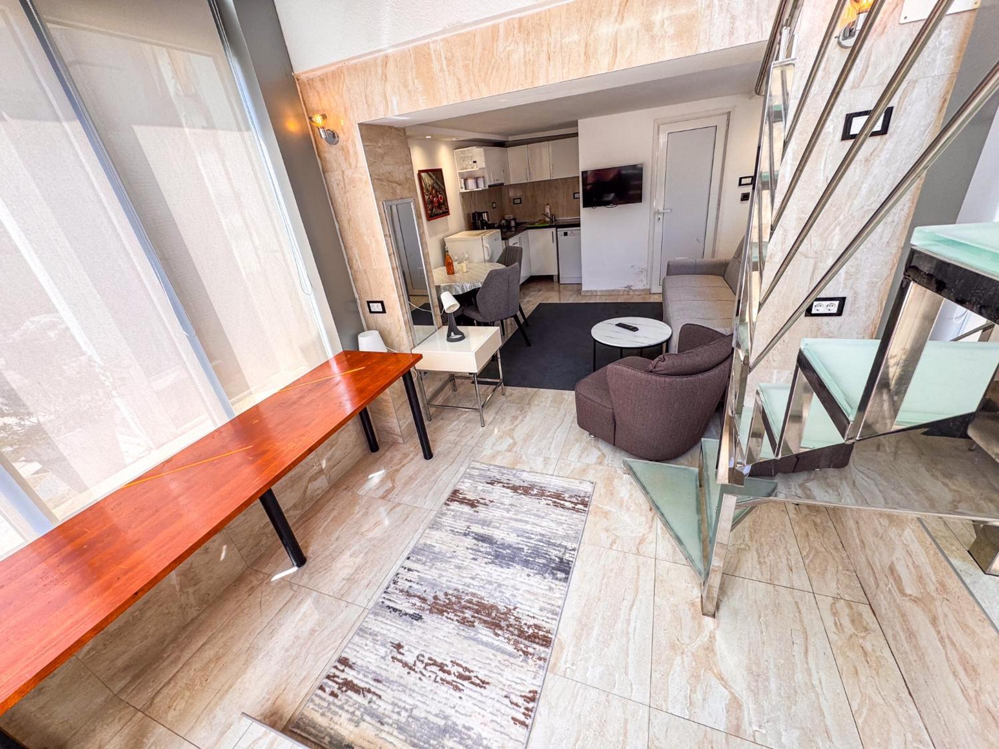 Qumi Apartments Tivat Bagian luar foto