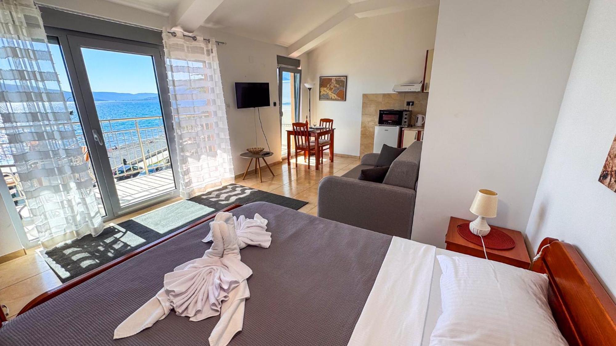 Qumi Apartments Tivat Bagian luar foto